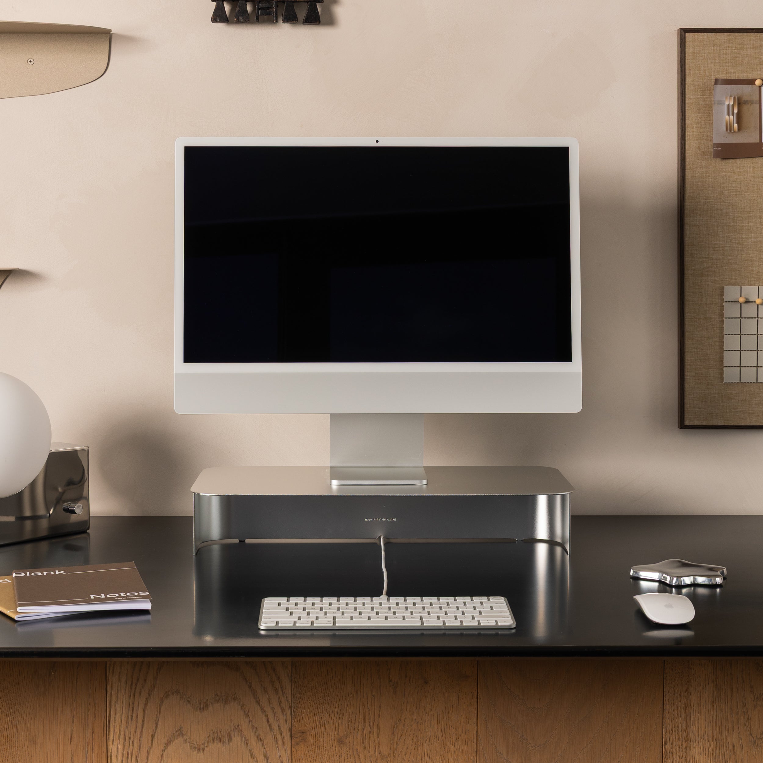 Curve Monitor Stand