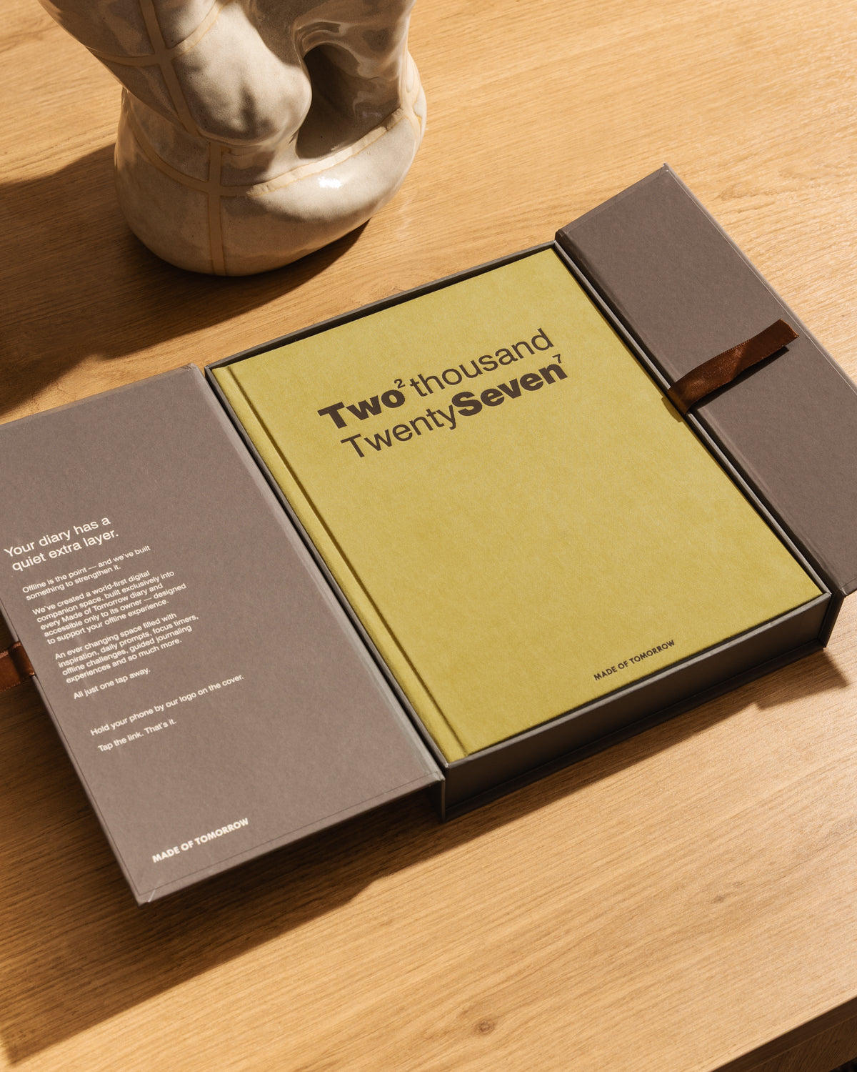 2027 Grand Daily Diary - Classic