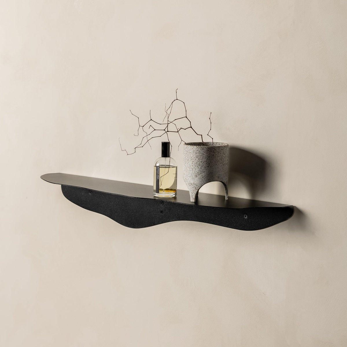 FOLD Wavy Shelf 750 — Black