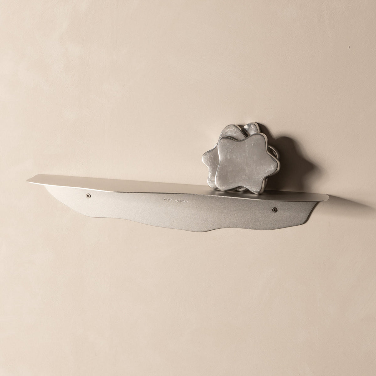 FOLD Wavy Shelf 550 — Anodised Aluminium